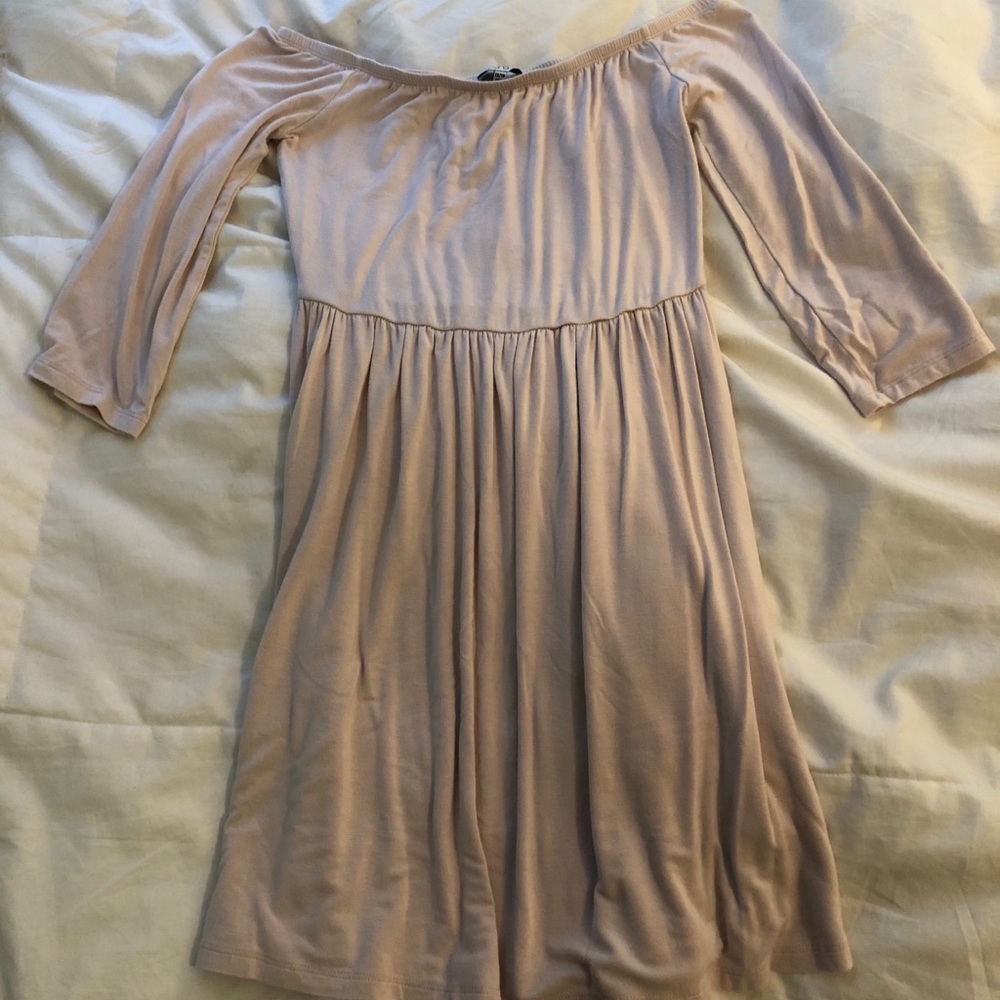 Casual pink off-the-shoulder dress